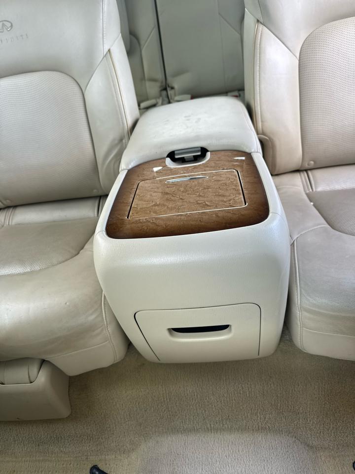 Infiniti QX56 4WD 4dr 7-passenger 2011