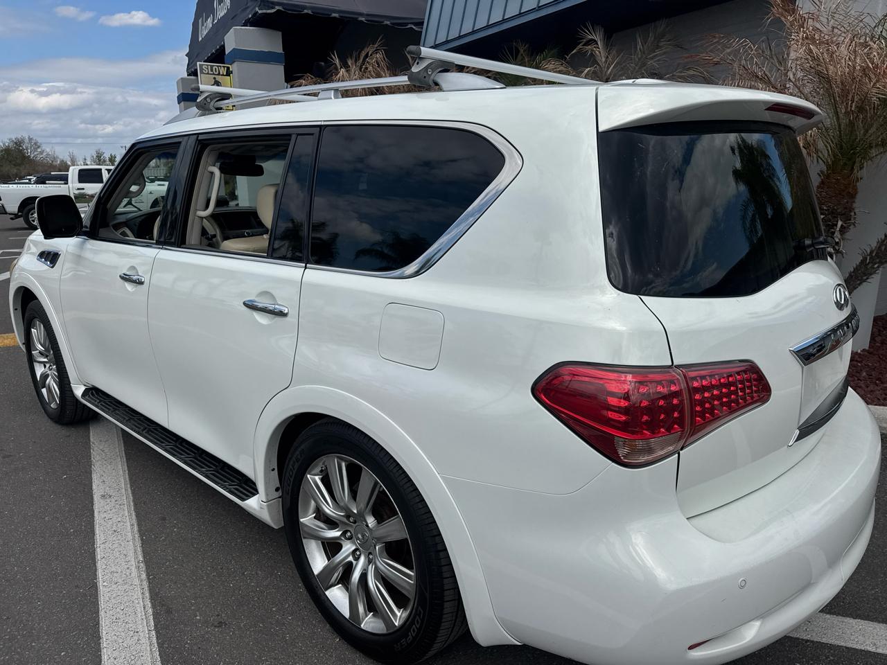 Infiniti QX56 4WD 4dr 7-passenger 2011