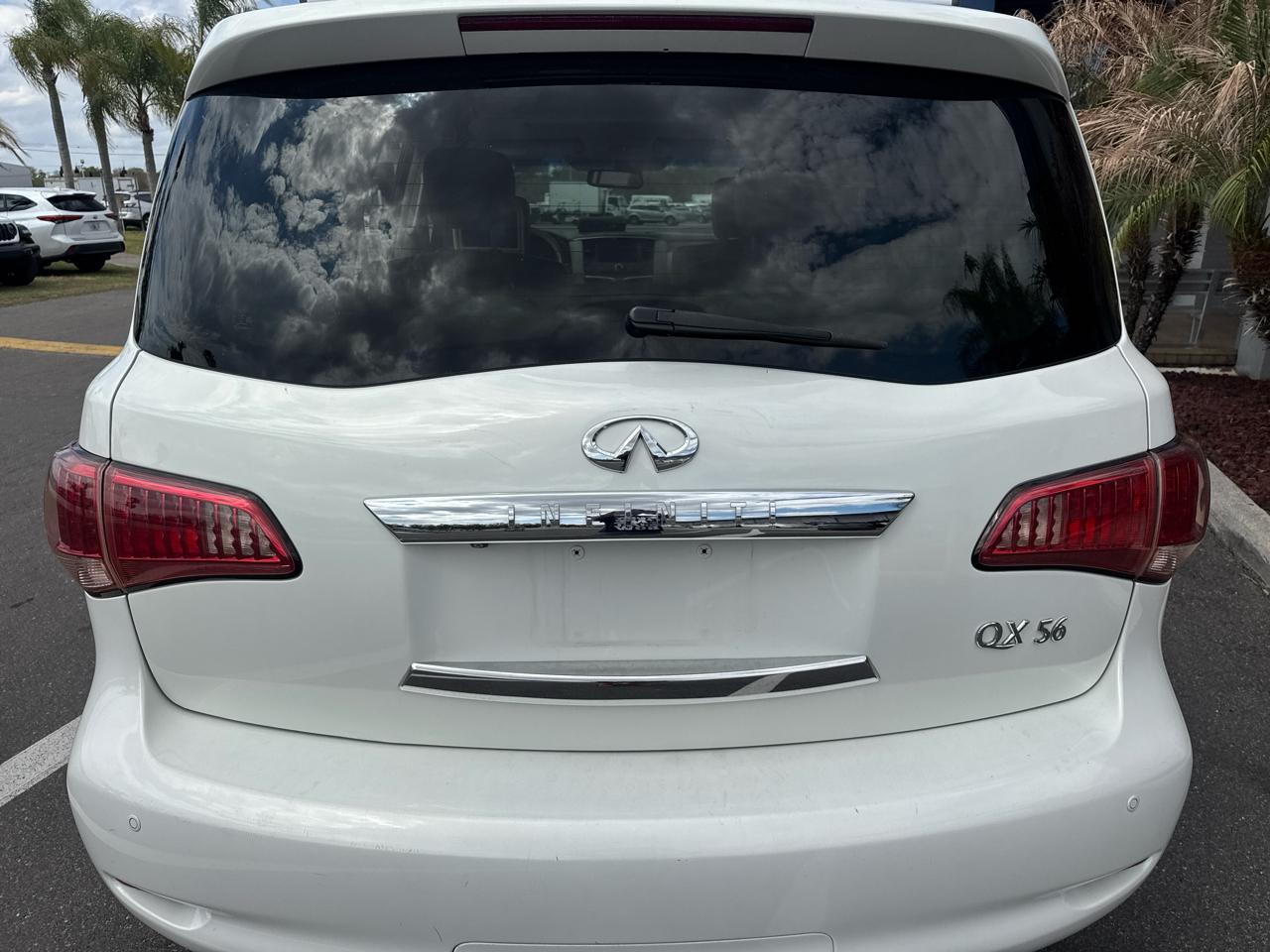 Infiniti QX56 4WD 4dr 7-passenger 2011