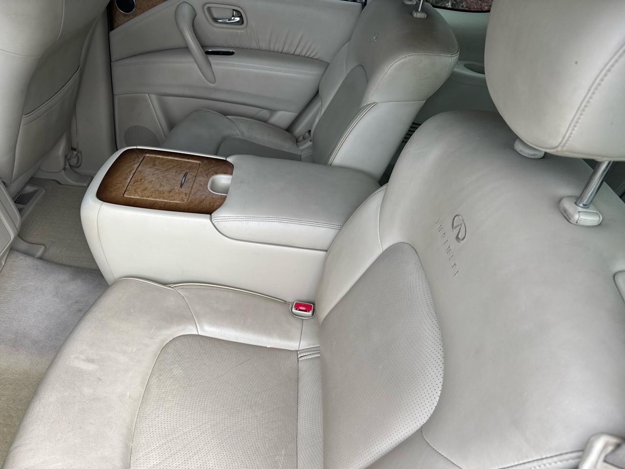 Infiniti QX56 4WD 4dr 7-passenger 2011