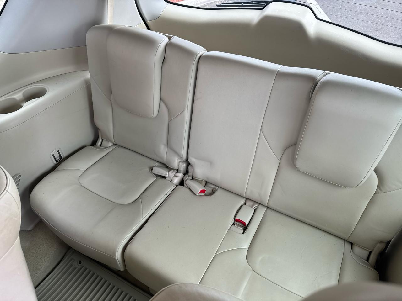 Infiniti QX56 4WD 4dr 7-passenger 2011