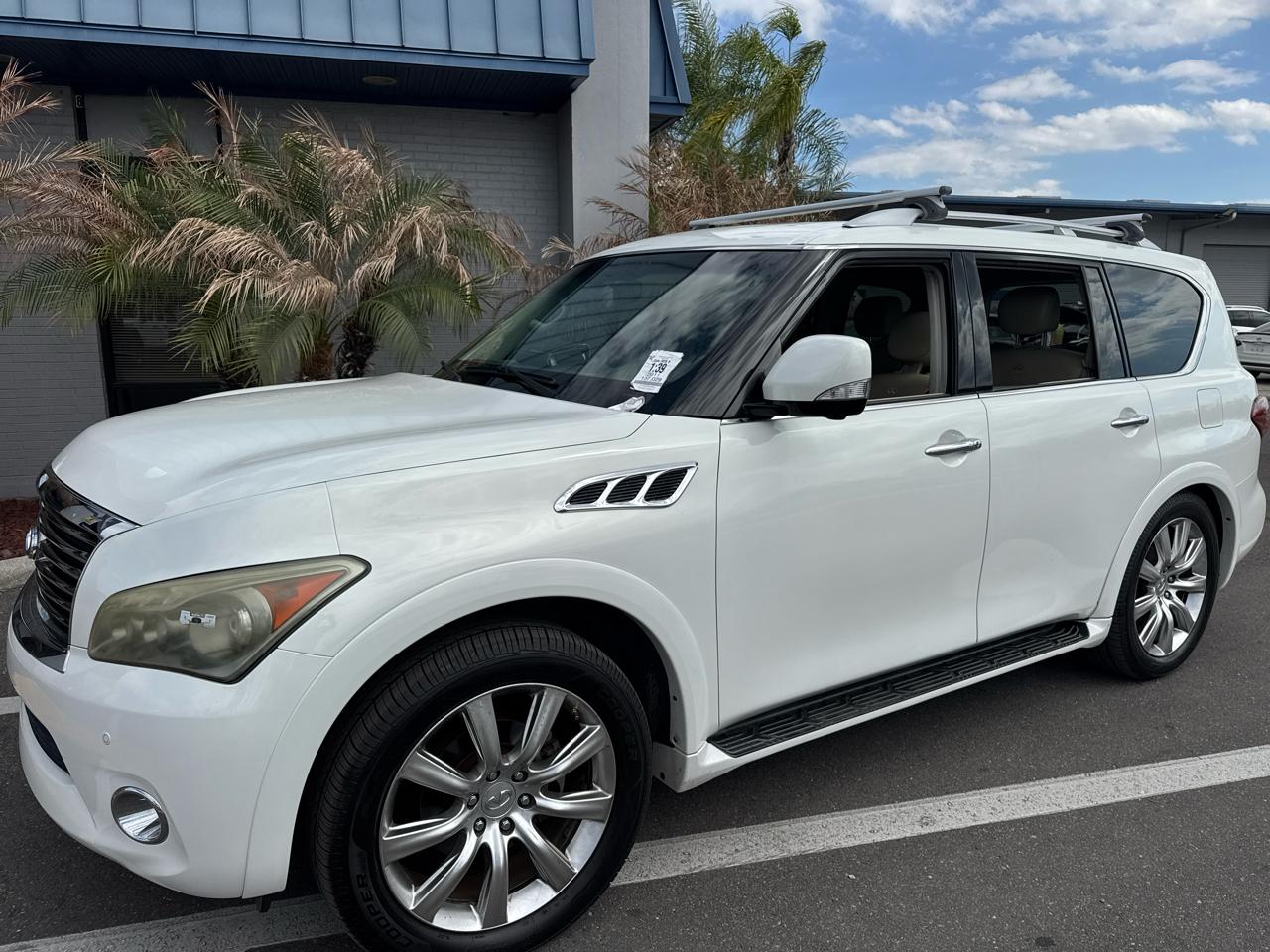 Infiniti QX56 4WD 4dr 7-passenger 2011