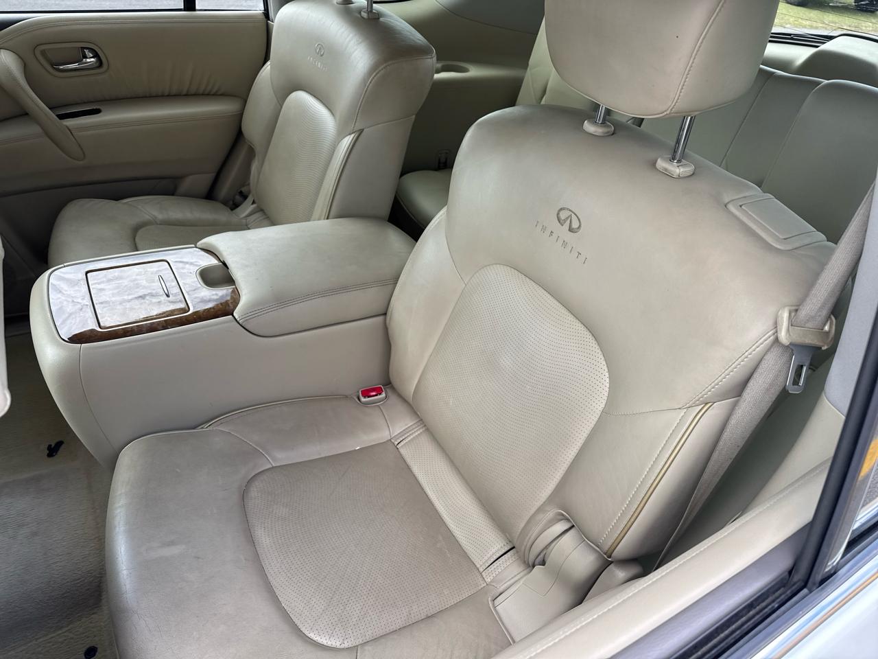 Infiniti QX56 4WD 4dr 7-passenger 2011