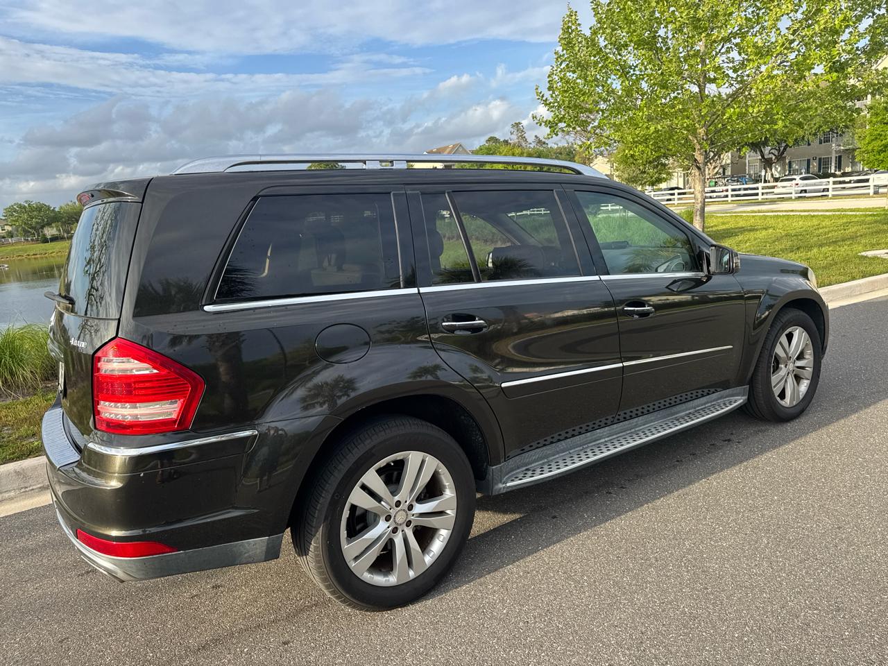 Mercedes-Benz GL-Class 4MATIC 4dr GL 450 2011