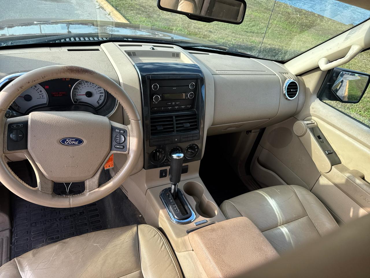 Ford Explorer Sport Trac RWD 4dr XLT 2010