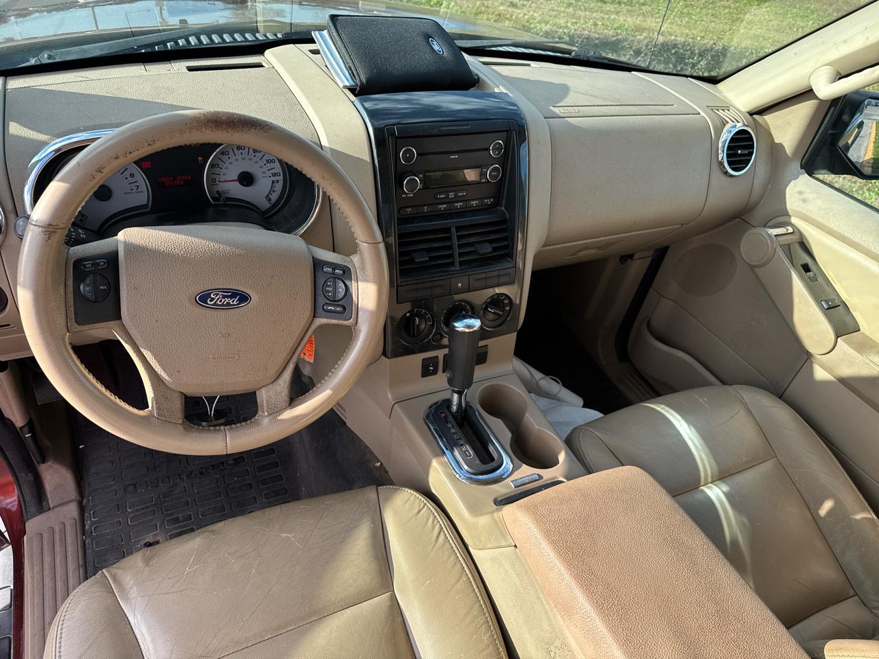 Ford Explorer Sport Trac RWD 4dr XLT 2010