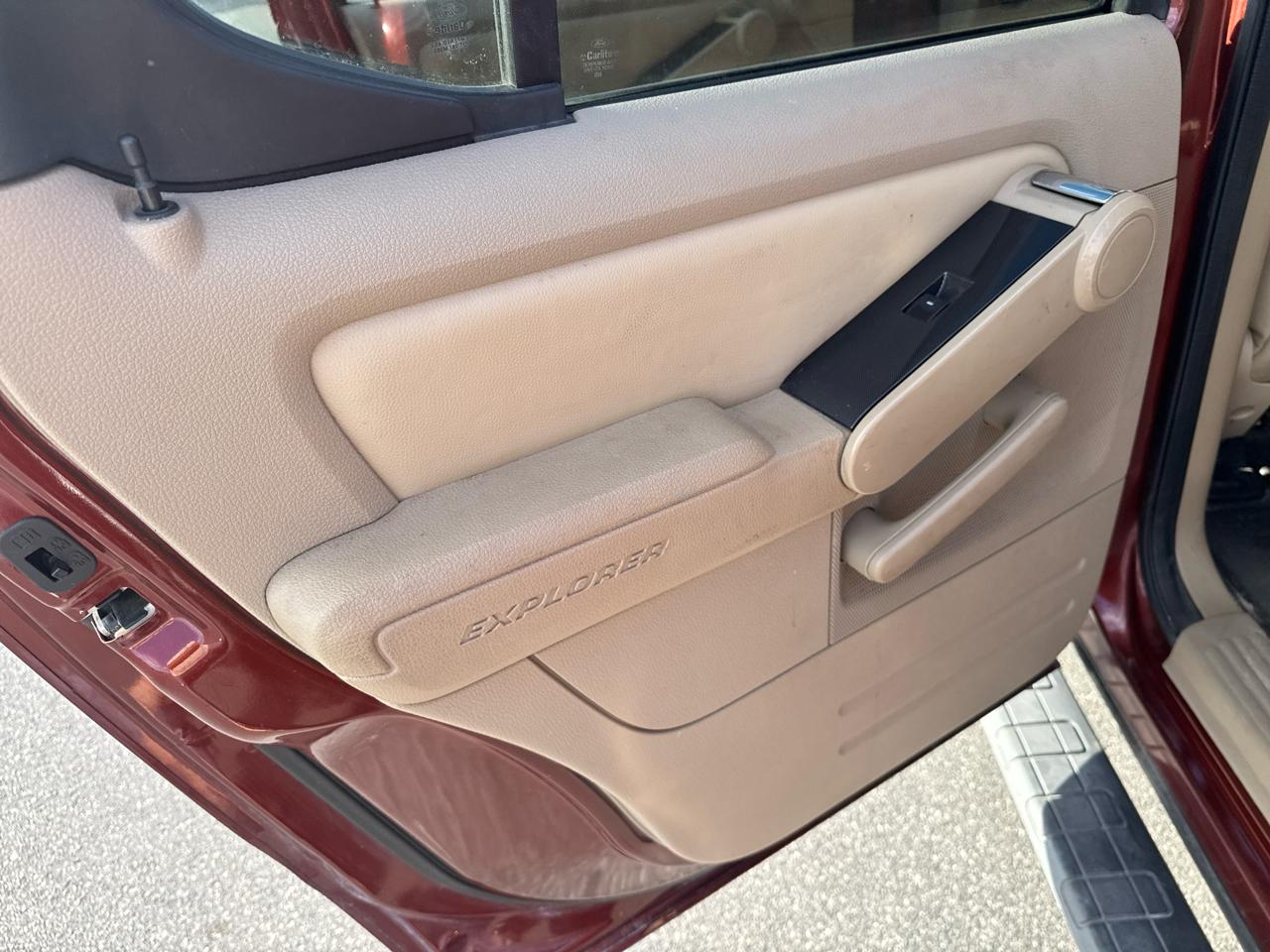 Ford Explorer Sport Trac RWD 4dr XLT 2010