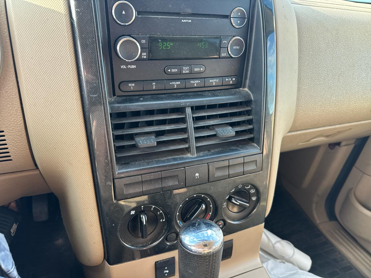 Ford Explorer Sport Trac RWD 4dr XLT 2010