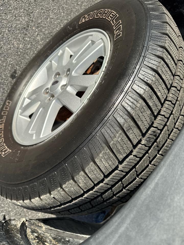 Ford Explorer Sport Trac RWD 4dr XLT 2010