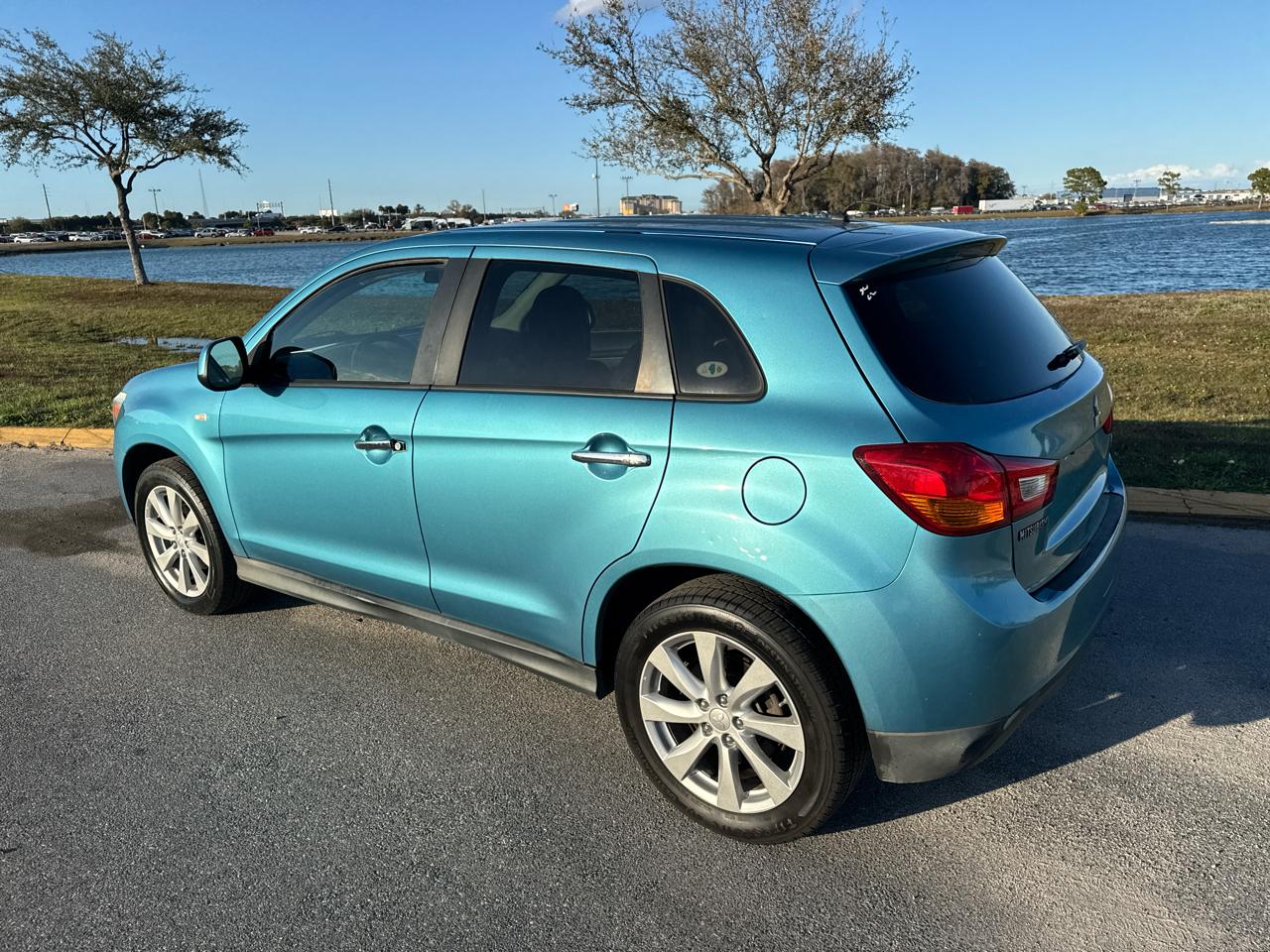 Mitsubishi Outlander Sport 2WD 4dr Man ES 2014