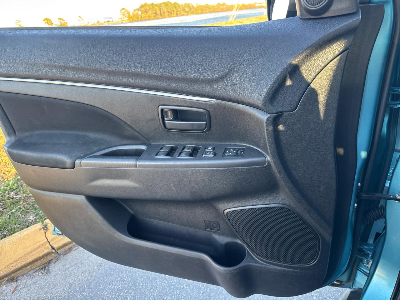 Mitsubishi Outlander Sport 2WD 4dr Man ES 2014