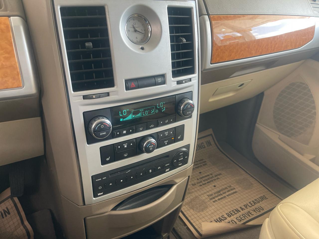 Chrysler Town & Country 4dr Wgn Limited 2008