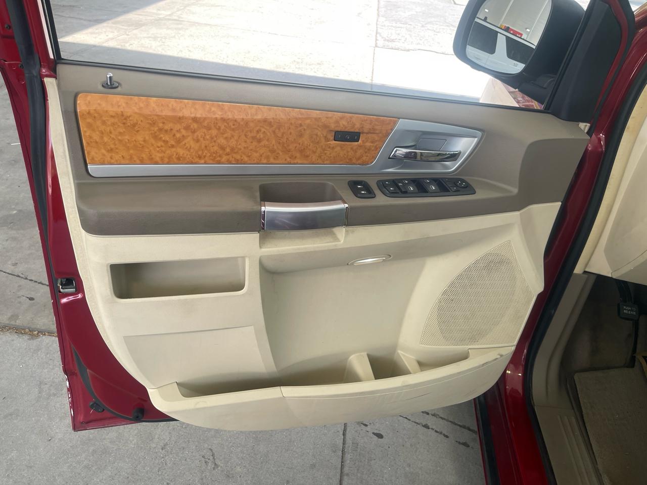 Chrysler Town & Country 4dr Wgn Limited 2008