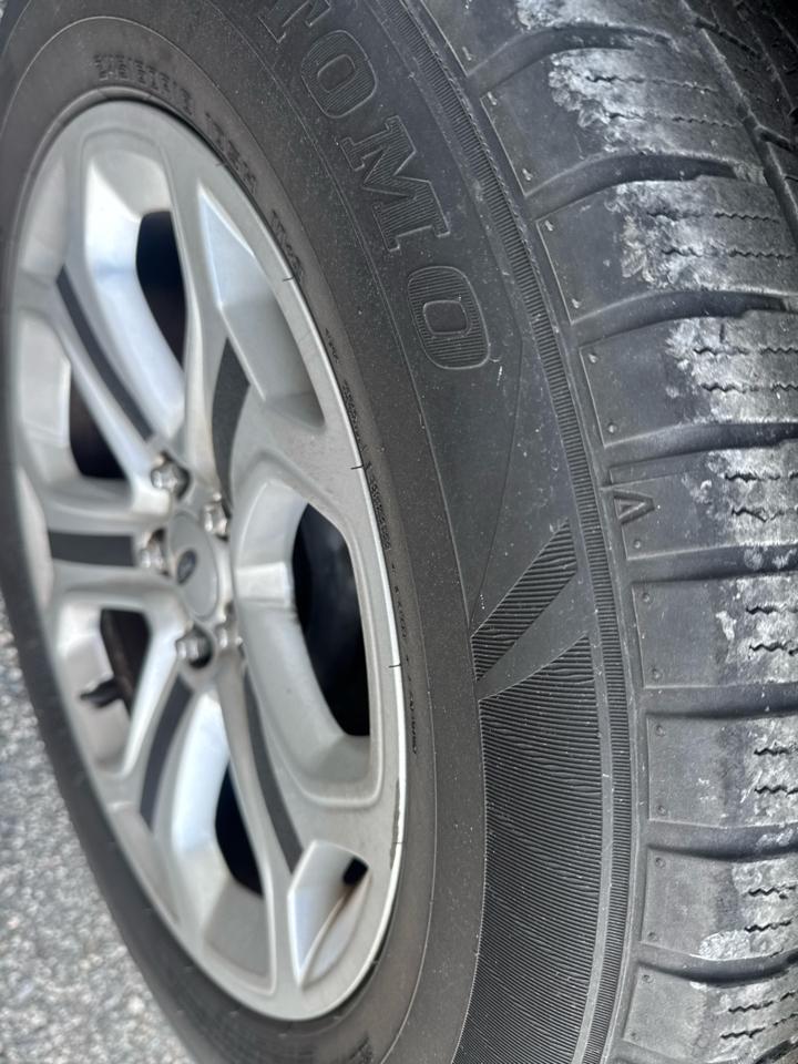 Ford Edge 4dr SEL FWD 2011