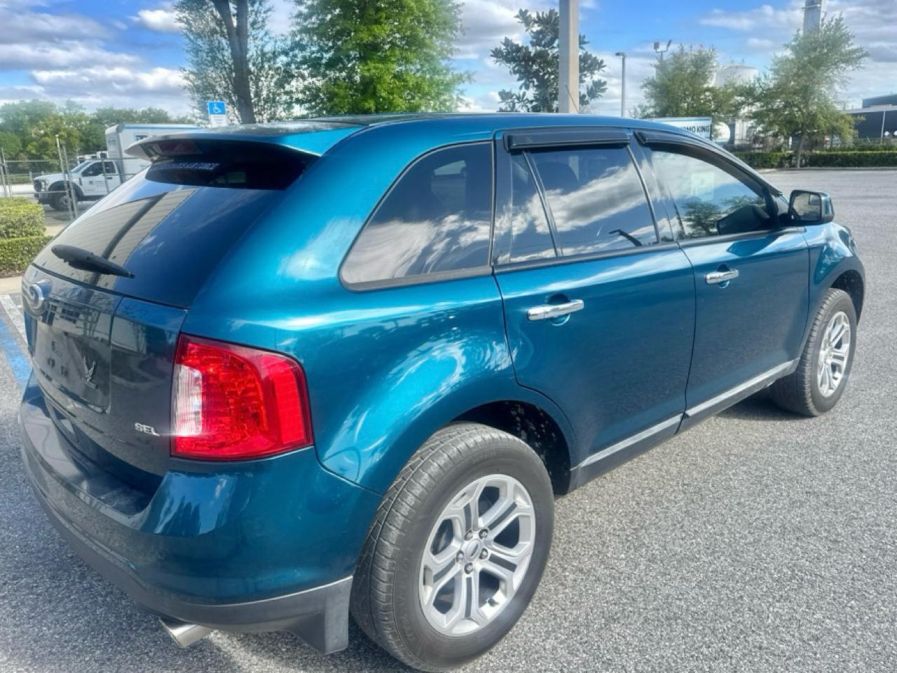 Ford Edge 4dr SEL FWD 2011