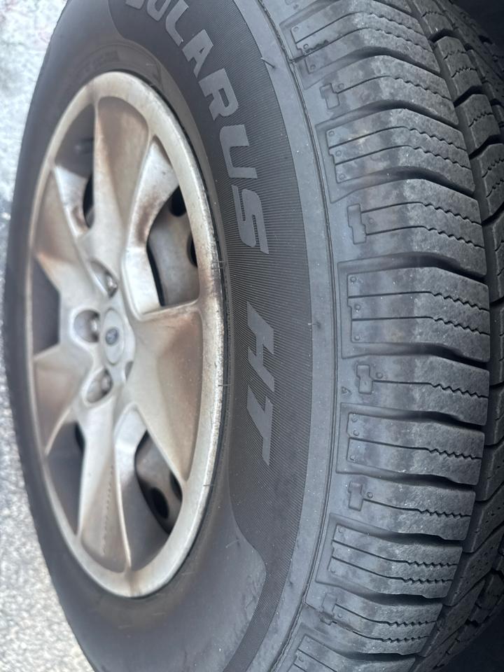 Ford Explorer FWD 4dr Base 2014