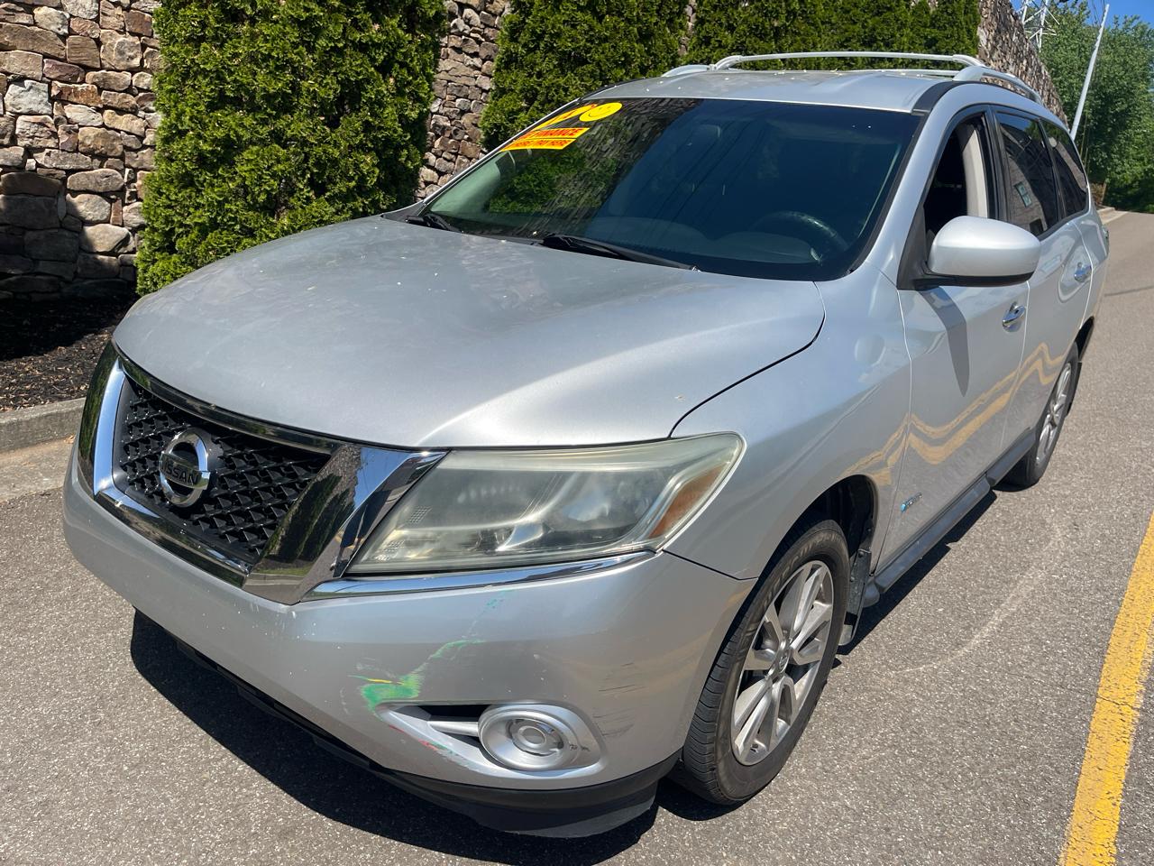 Nissan Pathfinder 4WD 4dr SV Hybrid 2014