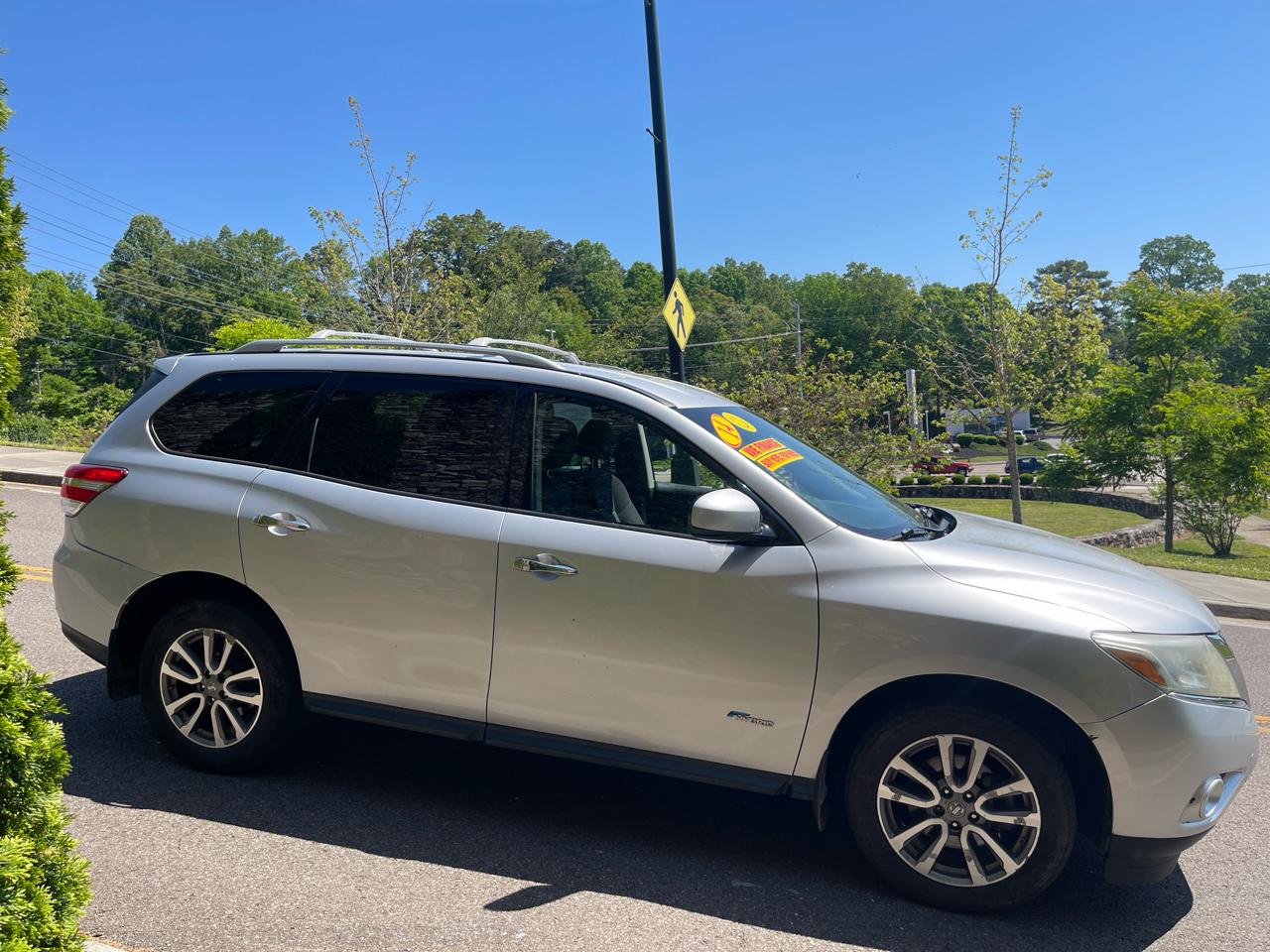 Nissan Pathfinder 4WD 4dr SV Hybrid 2014