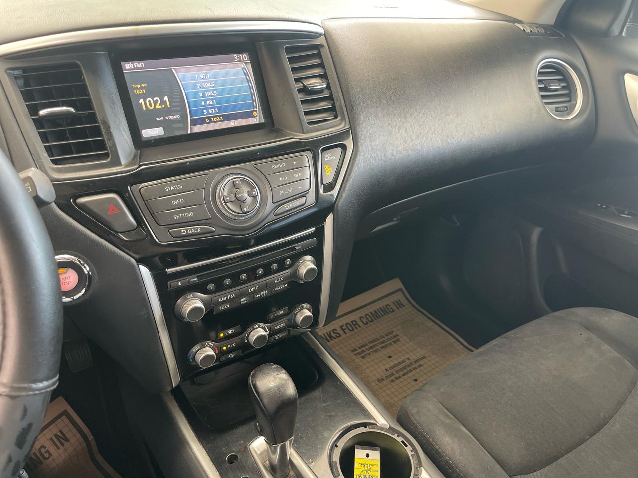 Nissan Pathfinder 4WD 4dr SV Hybrid 2014