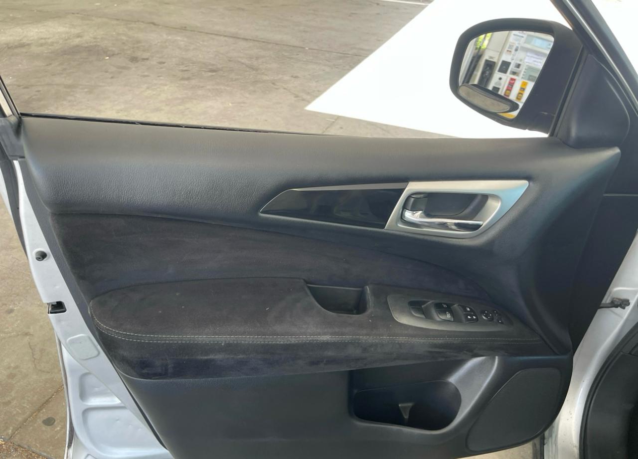 Nissan Pathfinder 4WD 4dr SV Hybrid 2014