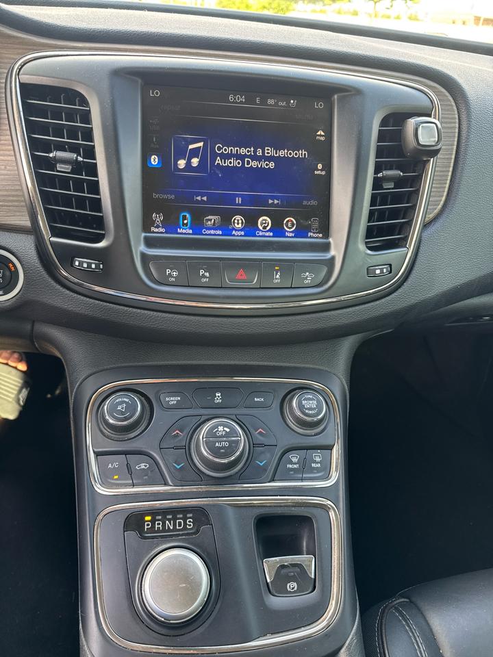 Chrysler 200 4dr Sdn C AWD 2015