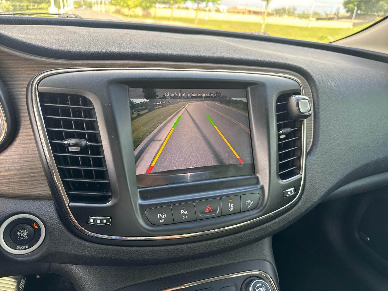 Chrysler 200 4dr Sdn C AWD 2015