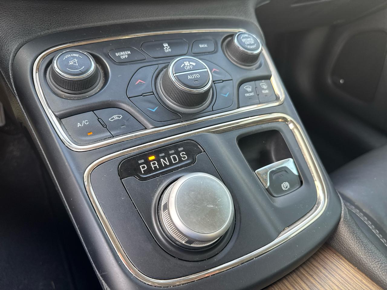 Chrysler 200 4dr Sdn C AWD 2015
