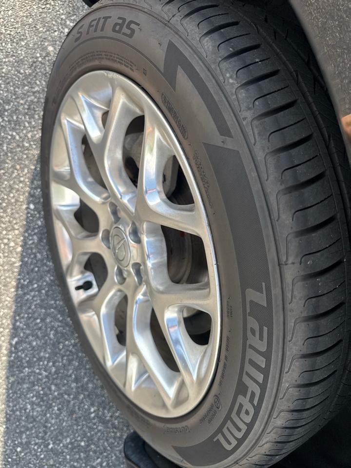 Chrysler 200 4dr Sdn C AWD 2015