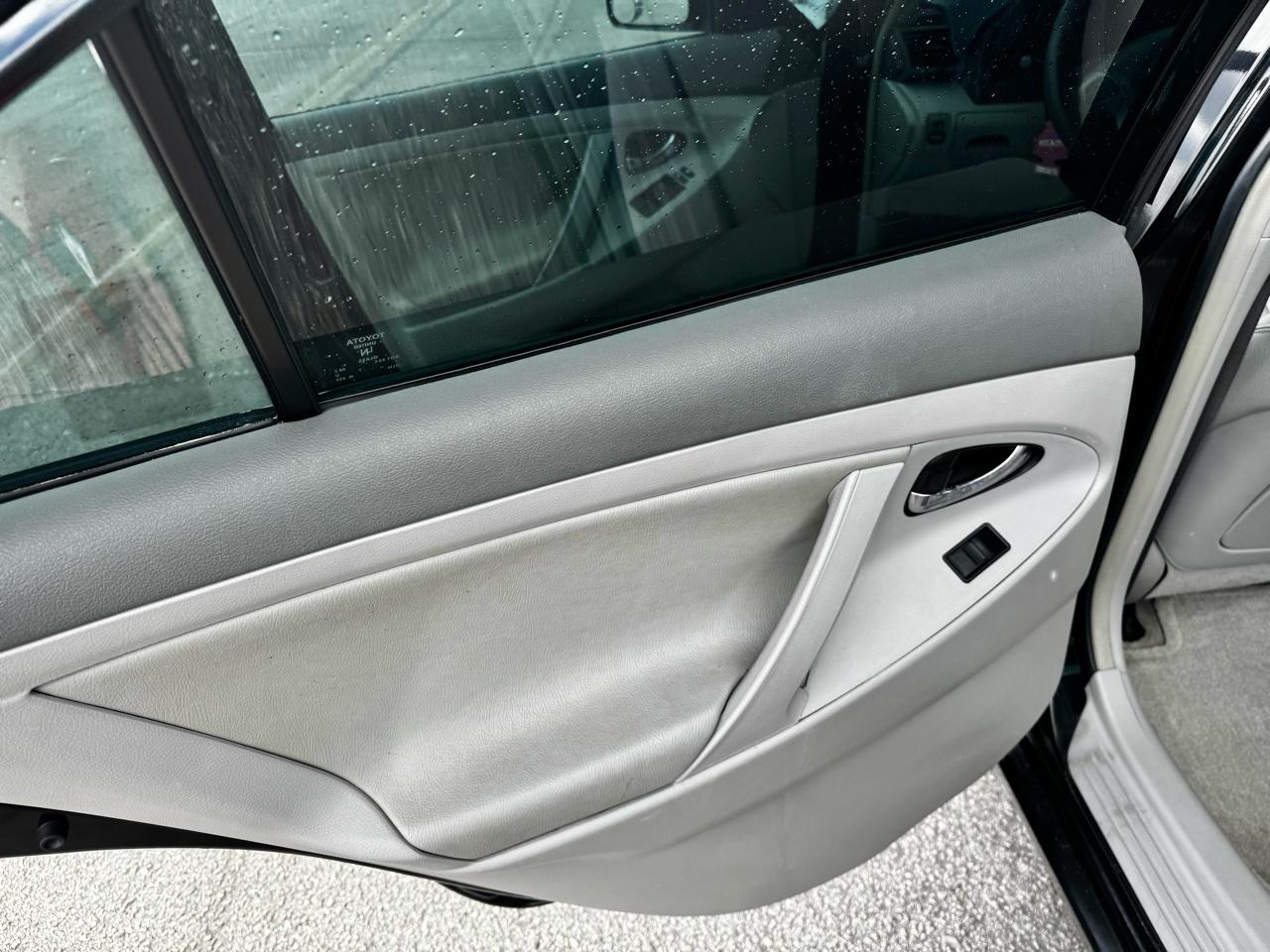 Toyota Camry 4dr Sdn I4 Auto XLE (Natl) 2007
