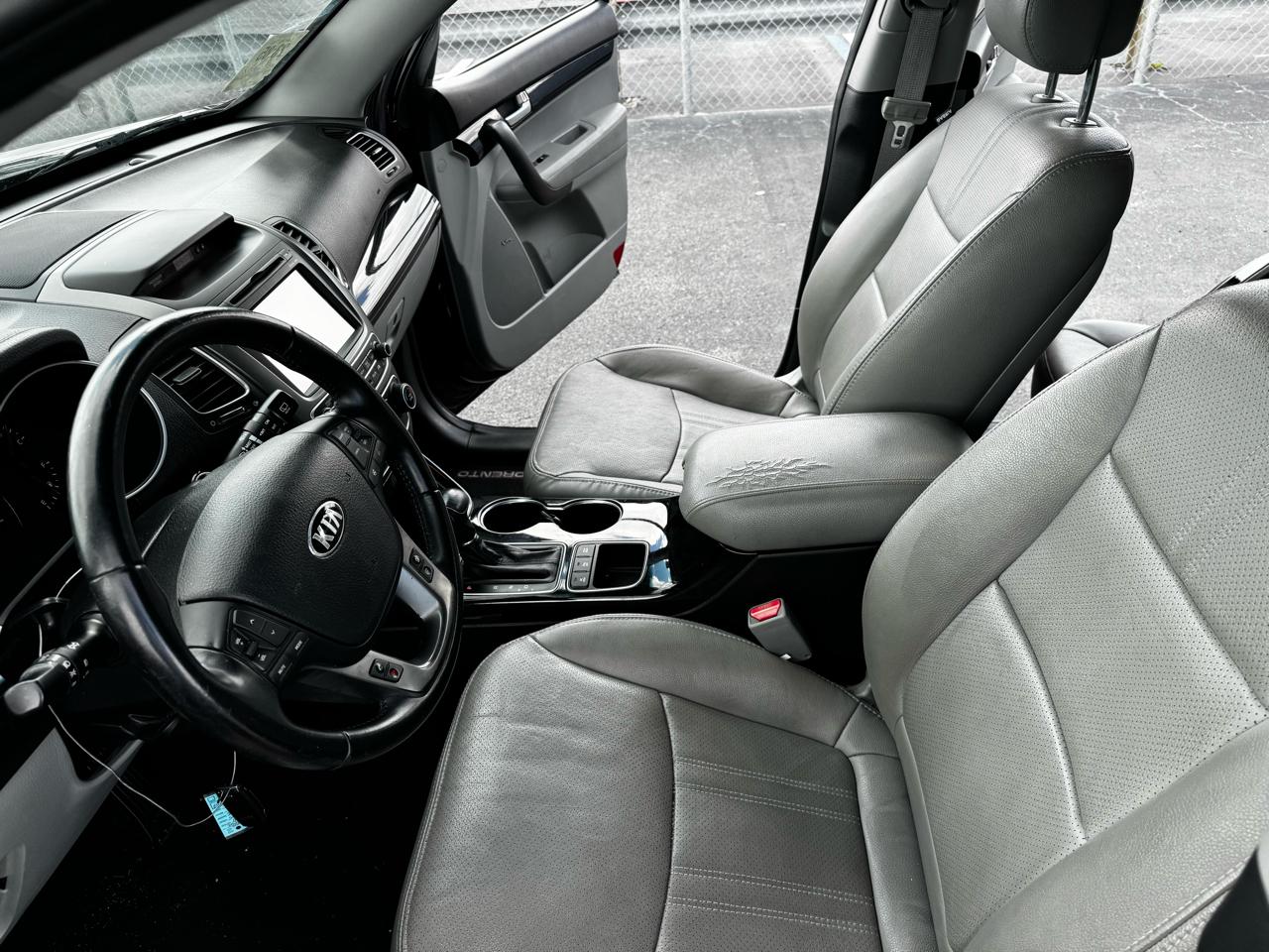Kia Sorento 2WD 4dr V6 SX 2014
