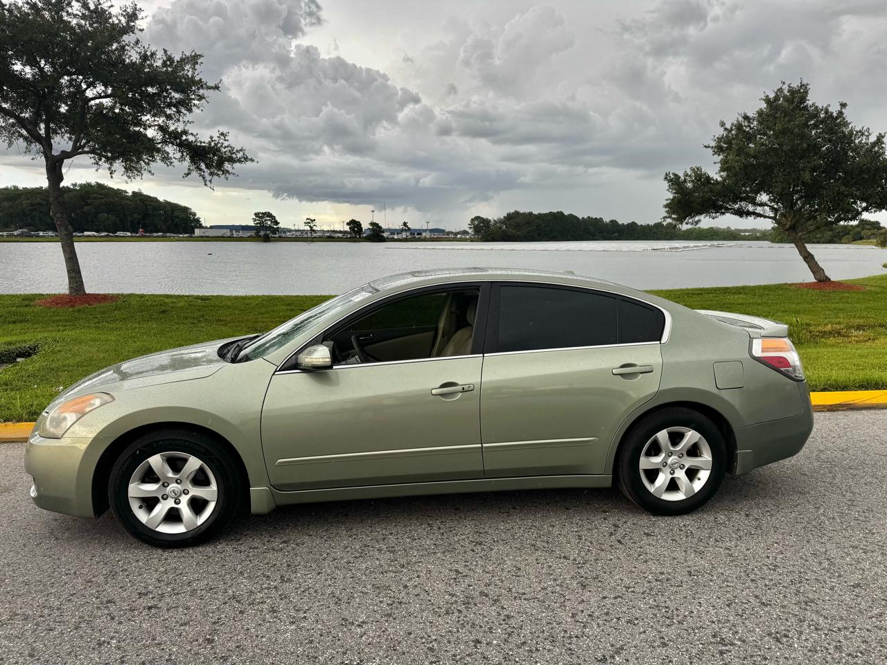 Nissan Altima 4dr Sdn V6 CVT 3.5 SL 2008