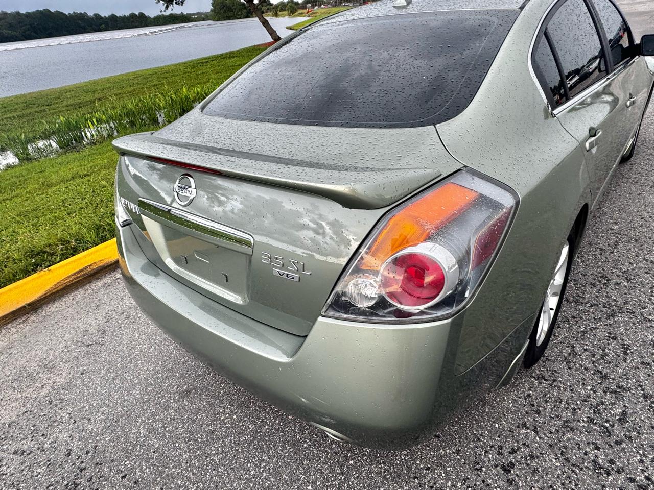 Nissan Altima 4dr Sdn V6 CVT 3.5 SL 2008