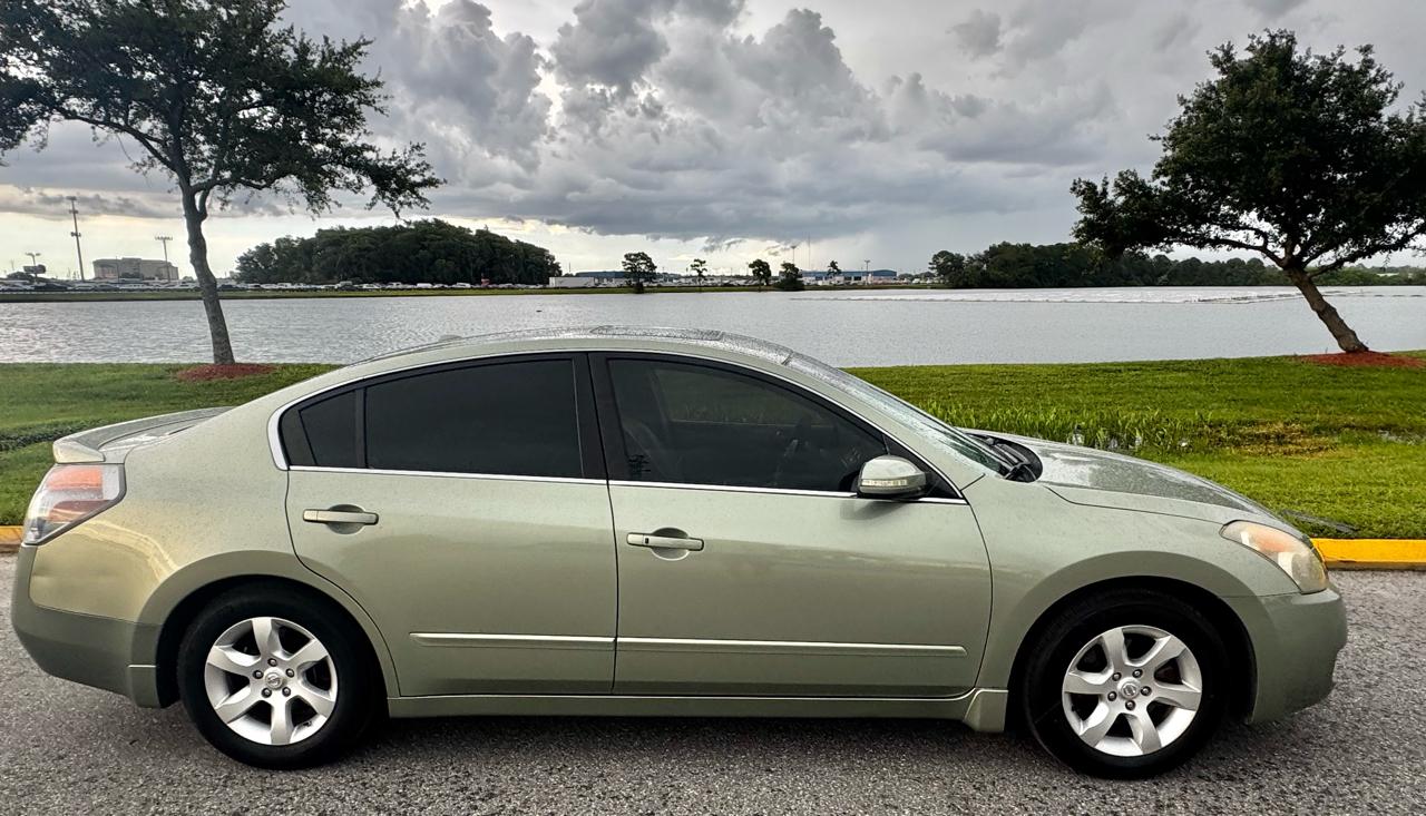 Nissan Altima 4dr Sdn V6 CVT 3.5 SL 2008
