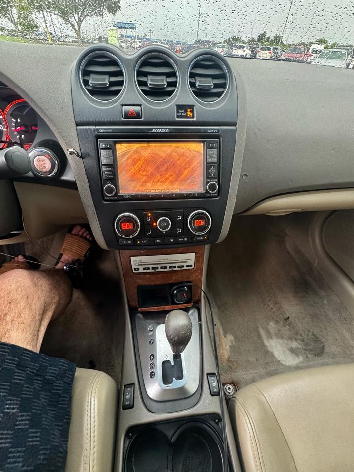 Nissan Altima 4dr Sdn V6 CVT 3.5 SL 2008