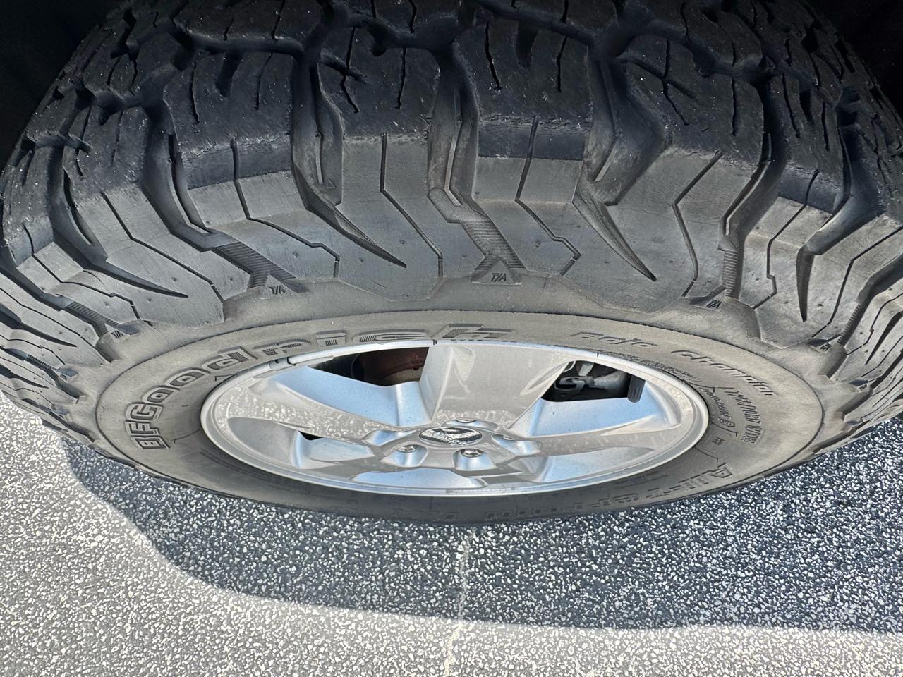 Jeep Grand Cherokee 4WD 4dr Laredo 2012