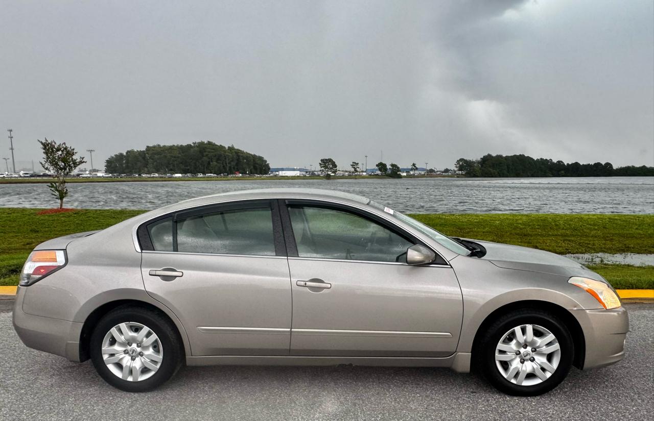 Nissan Altima 4dr Sdn I4 CVT 2.5 S 2012