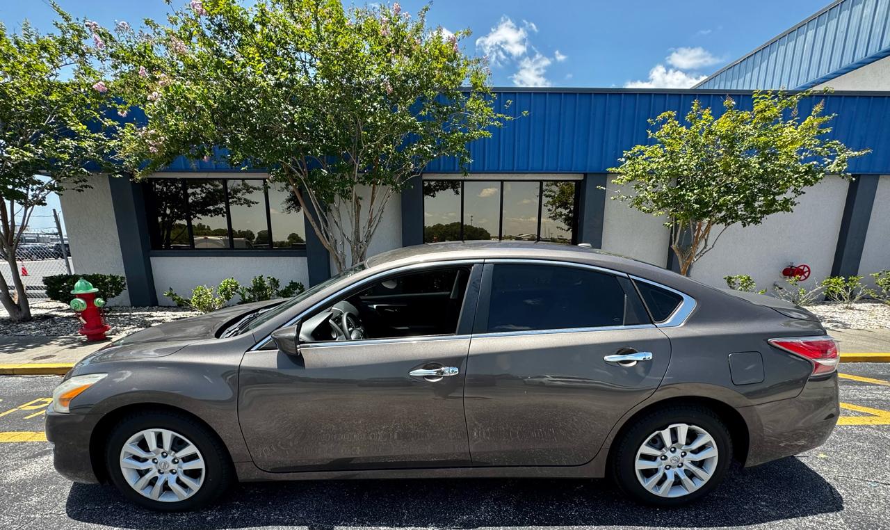Nissan Altima 4dr Sdn I4 2.5 2015