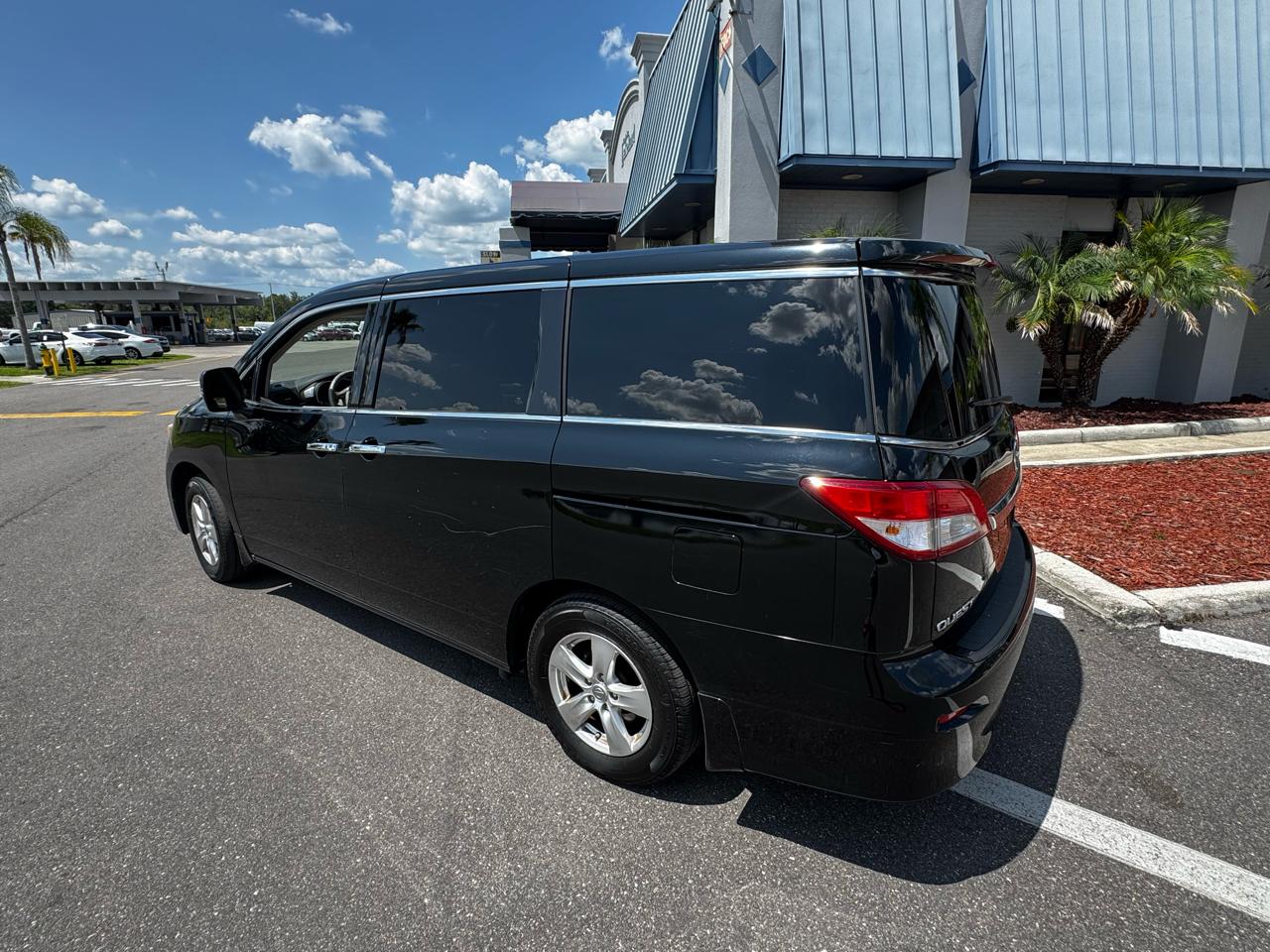 Nissan Quest 4dr SV 2013