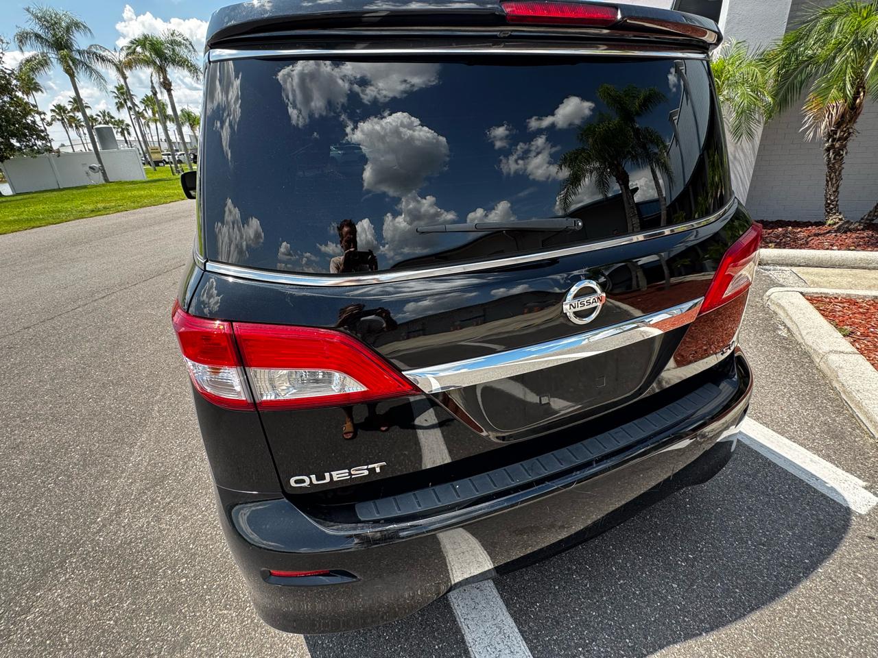 Nissan Quest 4dr SV 2013