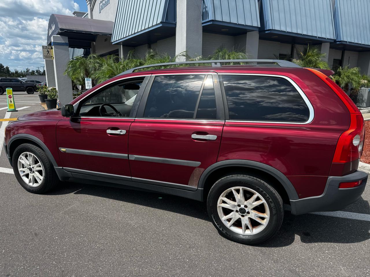 Volvo XC90 4dr 2.9L Twin Turbo AWD w/3rd Row 2004