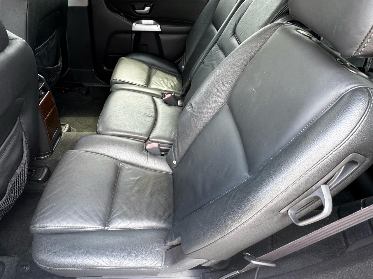 Volvo XC90 4dr 2.9L Twin Turbo AWD w/3rd Row 2004