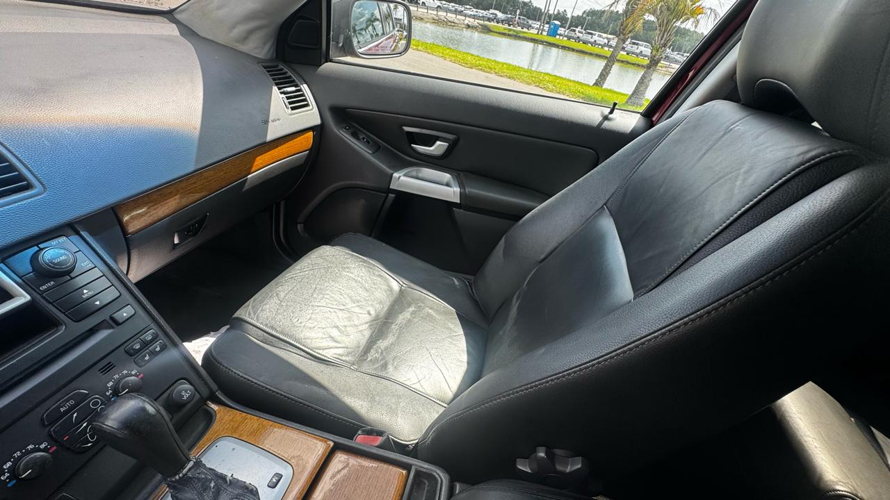 Volvo XC90 4dr 2.9L Twin Turbo AWD w/3rd Row 2004