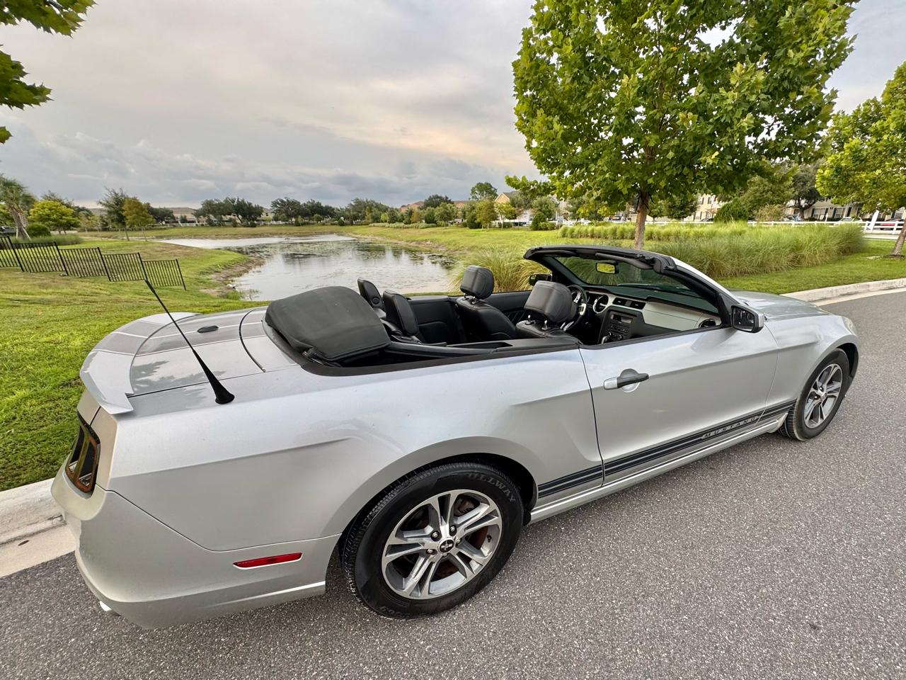 Ford Mustang  2014