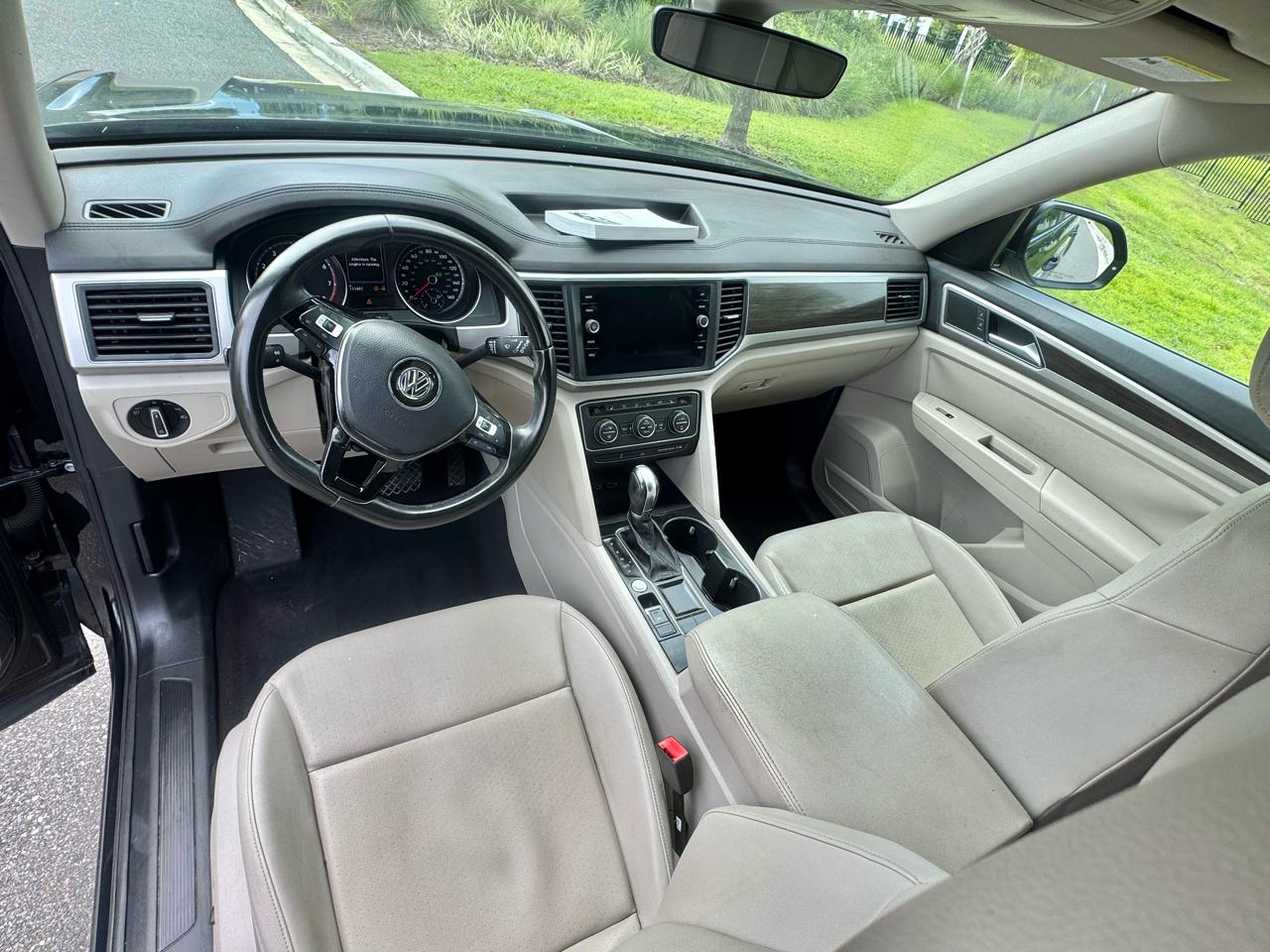 Volkswagen Atlas 3.6L V6 SE w/Technology FWD 2019