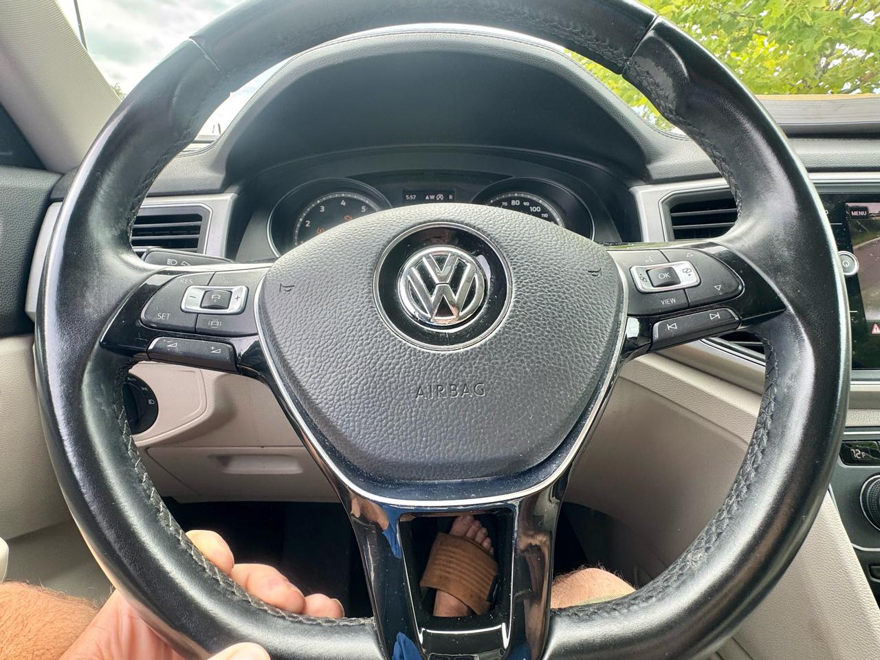 Volkswagen Atlas 3.6L V6 SE w/Technology FWD 2019