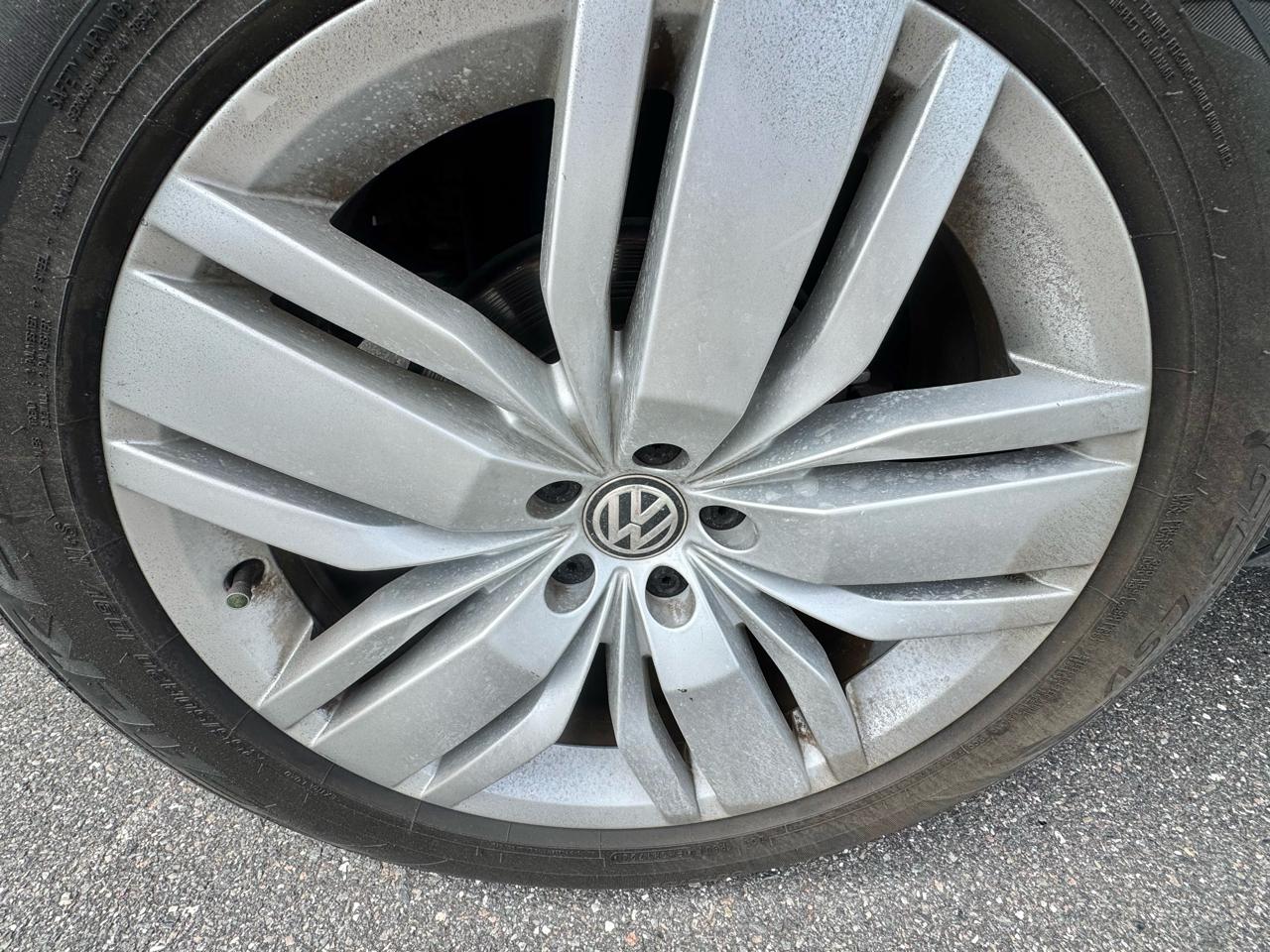 Volkswagen Atlas 3.6L V6 SE w/Technology FWD 2019