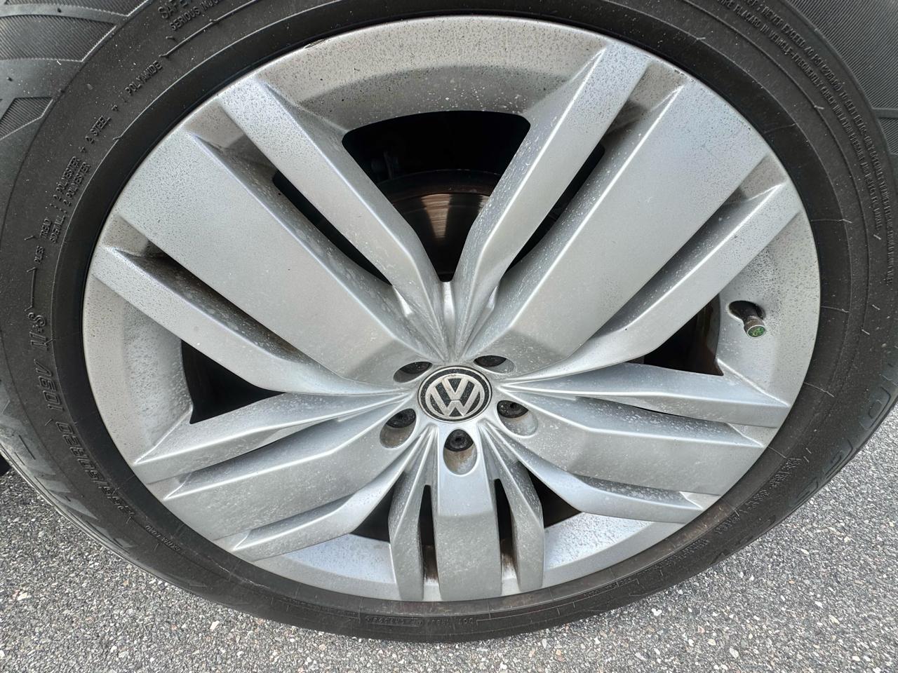 Volkswagen Atlas 3.6L V6 SE w/Technology FWD 2019