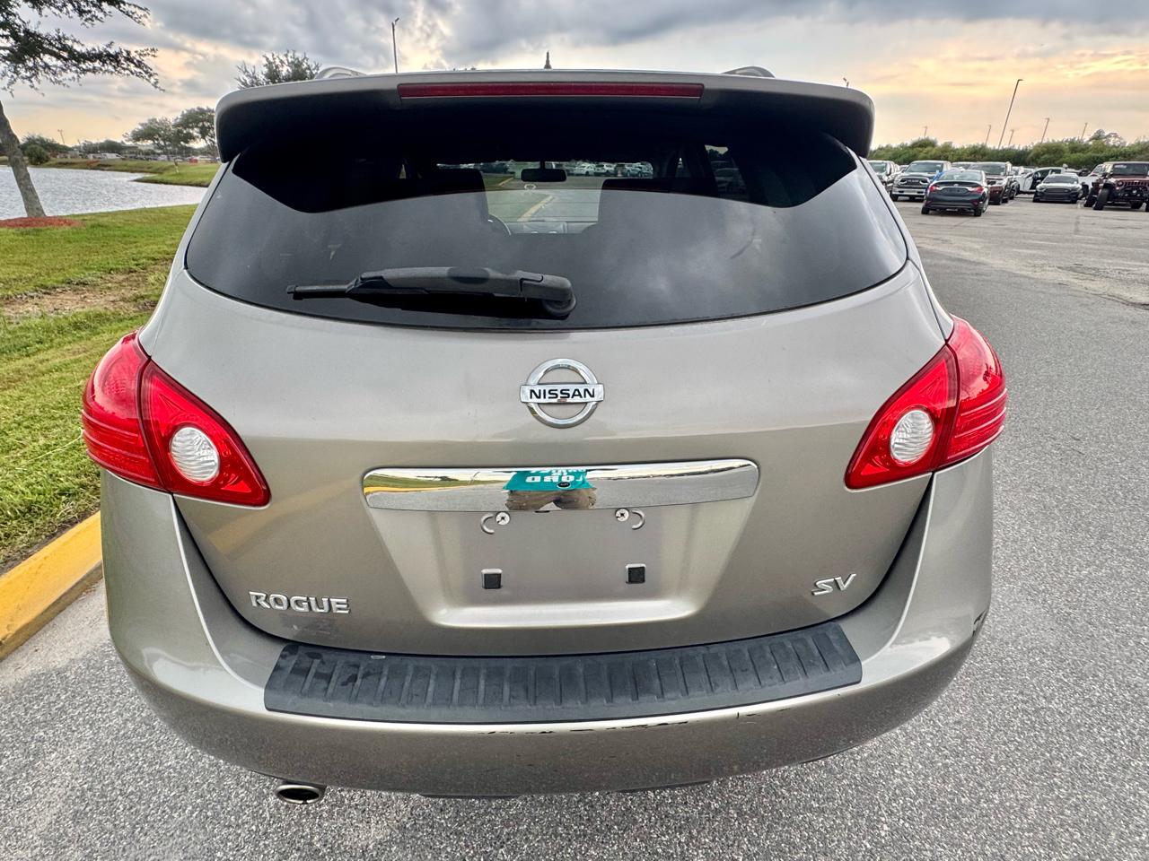 Nissan Rogue FWD 4dr SV 2013