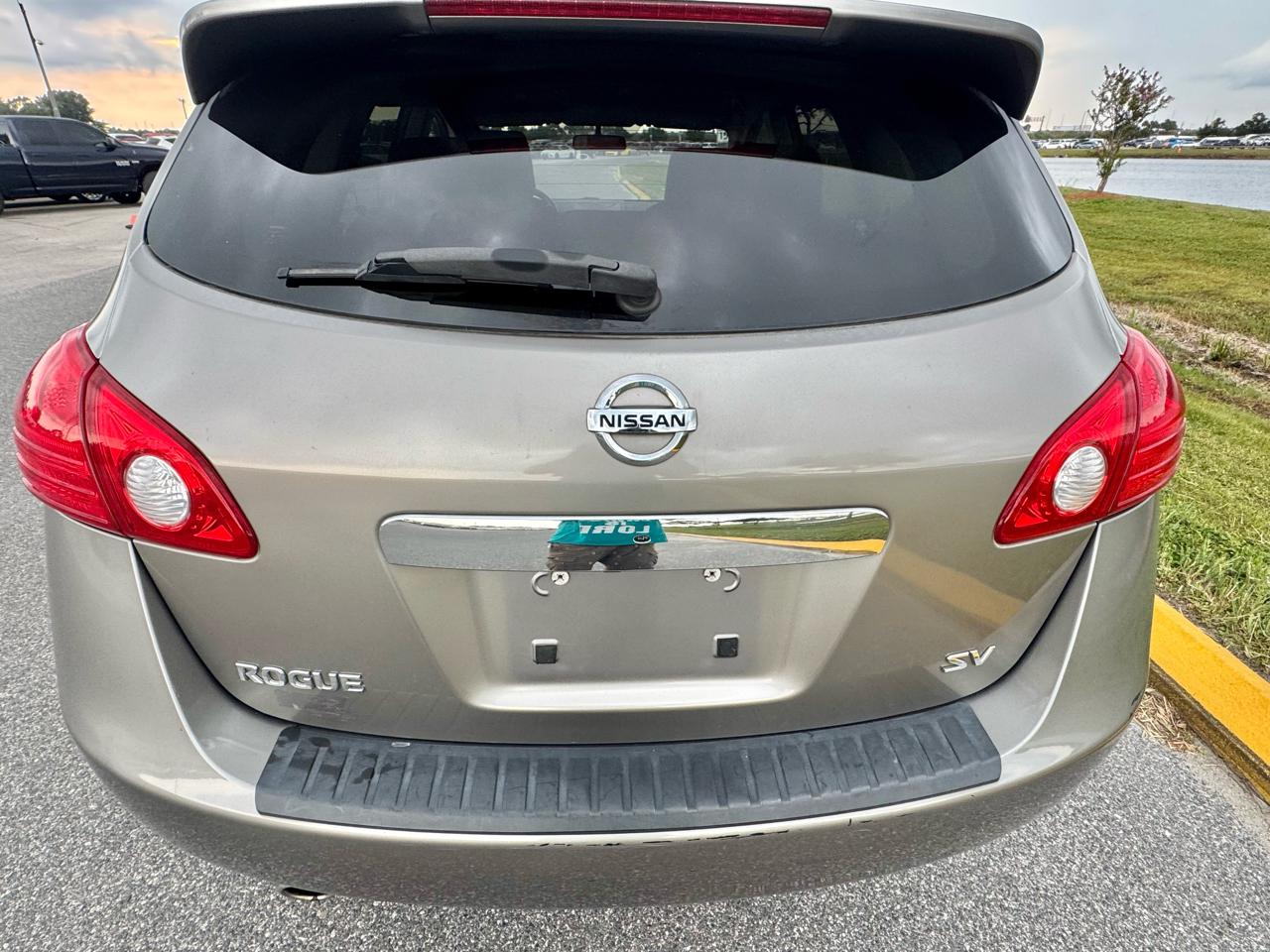 Nissan Rogue FWD 4dr SV 2013