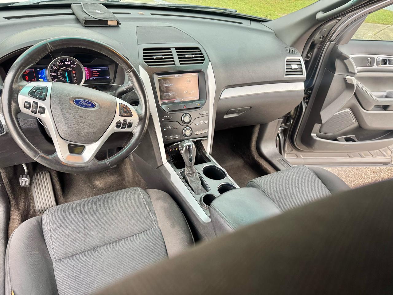 Ford Explorer FWD 4dr XLT 2013